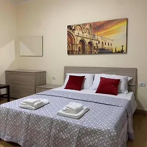 Bed & Breakfast Chowdhury House, Mestre