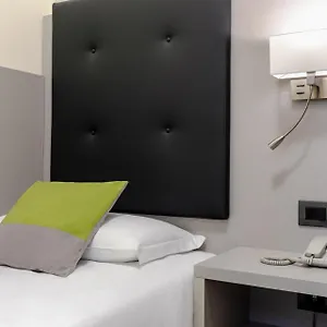 Otel Aurora, Mestre